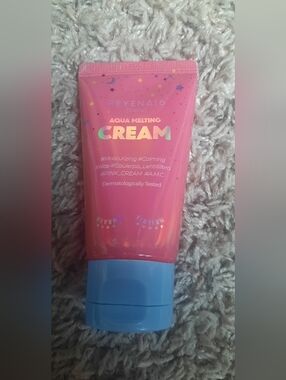 Reyena16 Aqua Melting Cream - Pink with Blue Cap